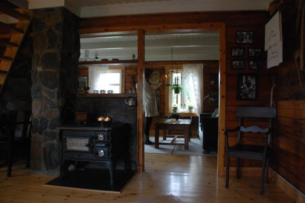 Вилла 100 Years Old Norwegian Log House In Тромсё Экстерьер фото