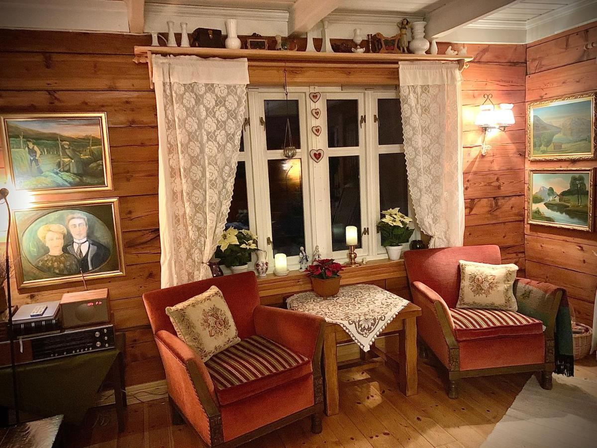 Вилла 100 Years Old Norwegian Log House In Тромсё Экстерьер фото